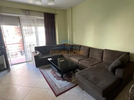 Tirane, jepet me qera apartament 2+1 Kati 2, 114 m² 650 € 