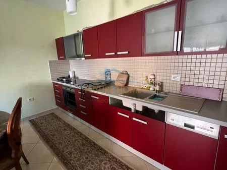 Tirane, jepet me qera apartament 2+1 Kati 2, 114 m² 650 € 