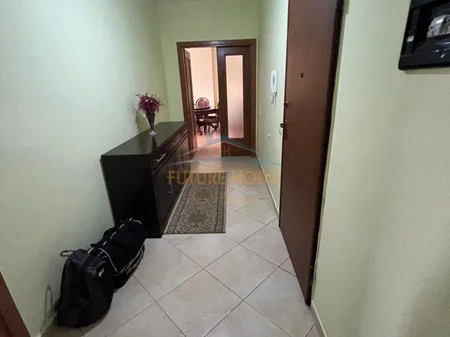 Tirane, jepet me qera apartament 2+1 Kati 2, 114 m² 650 € 