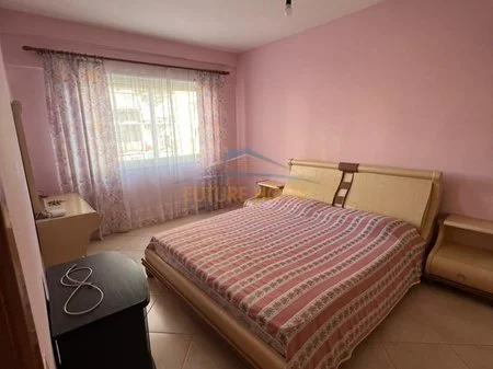 Tirane, jepet me qera apartament 2+1 Kati 2, 114 m² 650 € 