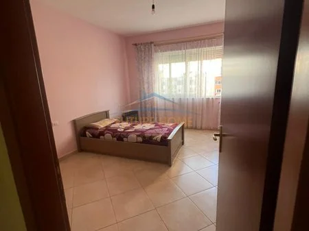 Tirane, jepet me qera apartament 2+1 Kati 2, 114 m² 650 € 