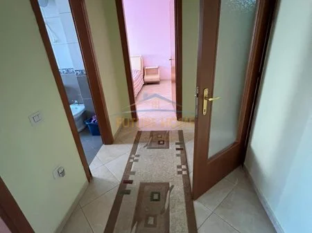 Tirane, jepet me qera apartament 2+1 Kati 2, 114 m² 650 € 