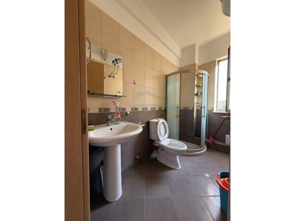 Tirane, jepet me qera apartament 1+1 Kati 3, 70 m² 350 € 