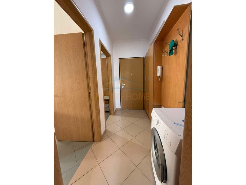 Tirane, jepet me qera apartament 1+1 Kati 3, 70 m² 350 € 