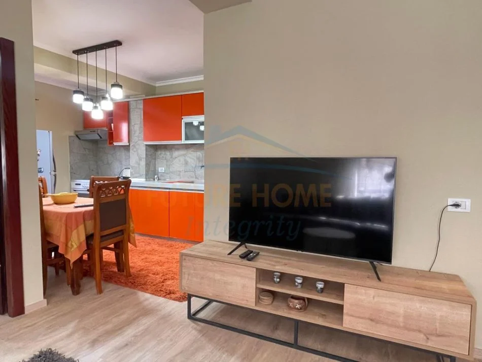 Tirane, jepet me qera apartament 2+1 Kati 3, 66 m² 650 € 