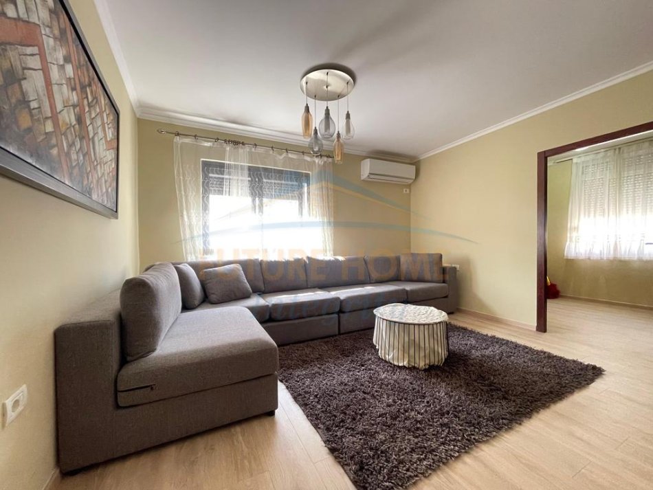 Tirane, jepet me qera apartament 2+1 Kati 4, 66 m² 600 € (Stadiumi Dinamo)
