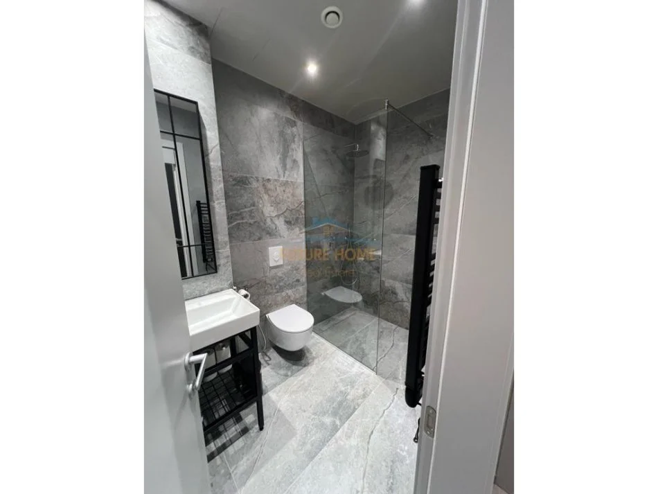 Tirane, jepet me qera apartament 1+1 Kati 2, 65 m² 700 € 