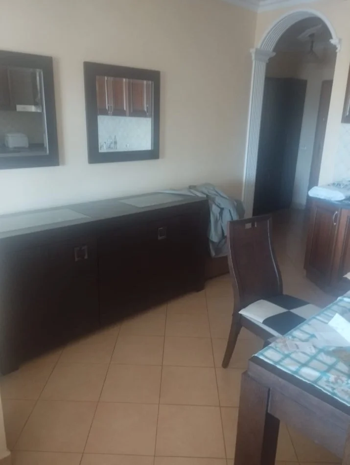 Tirane, jepet me qera apartament 2+1+Ballkon Kati 4, 90 m² 500 € (Rruga Ferit Xhajko)