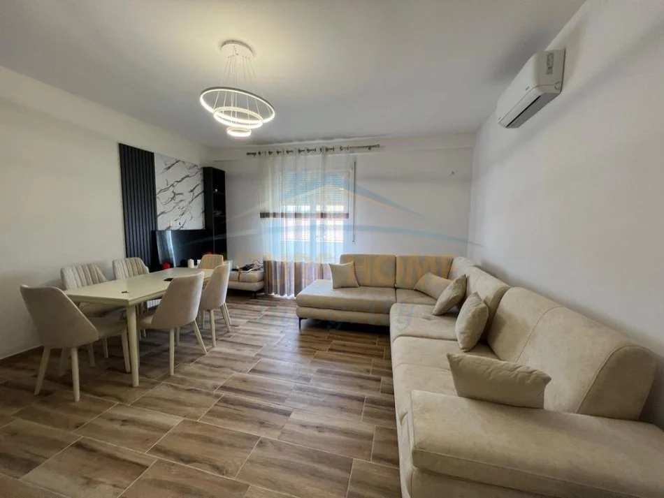 Durres, shitet apartament 1+1+Ballkon Kati 6, 82 m² 118.000 €