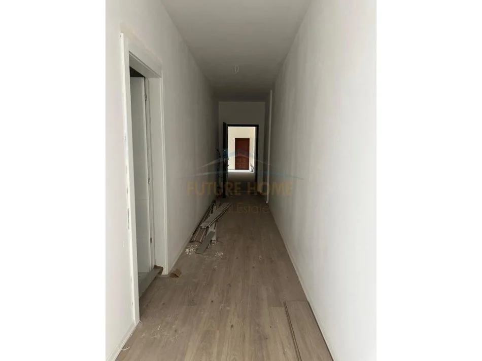 Tirane, shitet apartament 2+1+Ballkon Kati 3, 108 m² 183.260 € (Jordan Misja, Tiranë)