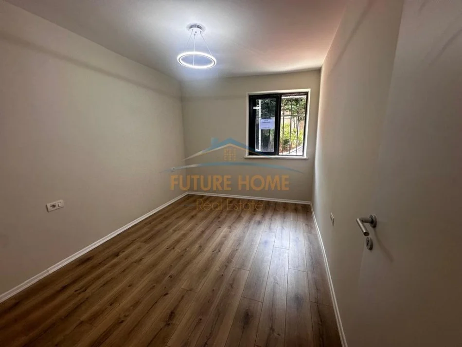 Tirane, shitet apartament 1+1+Ballkon Kati 1, 54 m² 87.000 € (Xhamlliku)