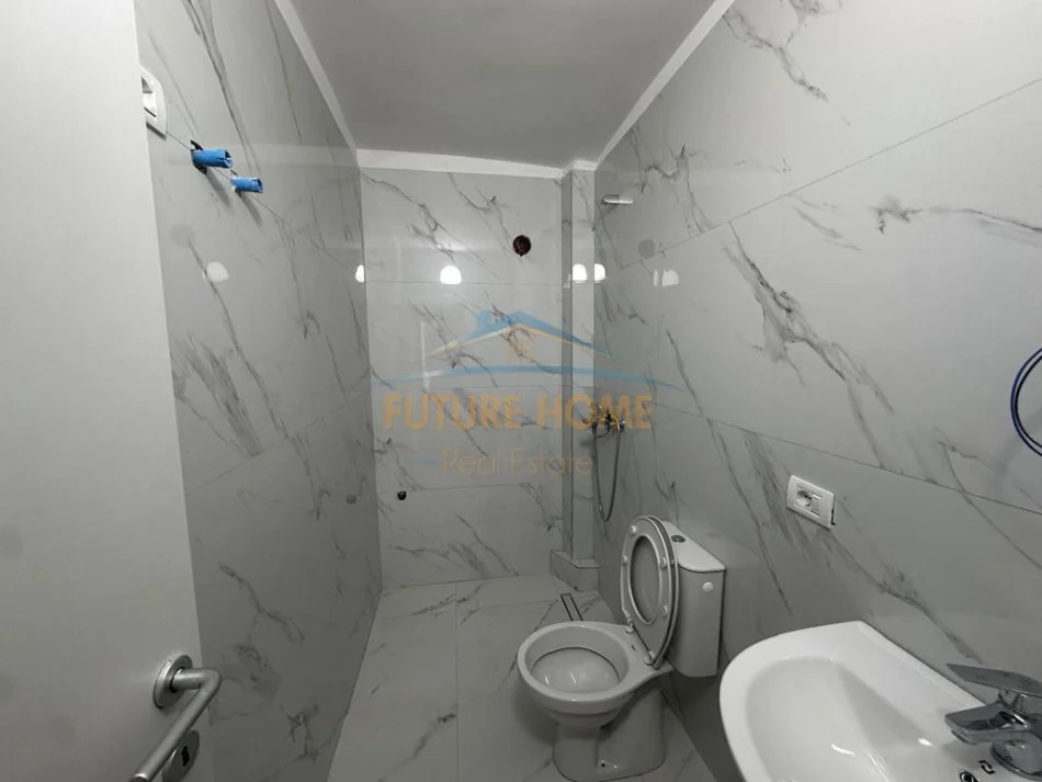 Tirane, shitet apartament 1+1+Ballkon Kati 1, 54 m² 87.000 € (Xhamlliku)
