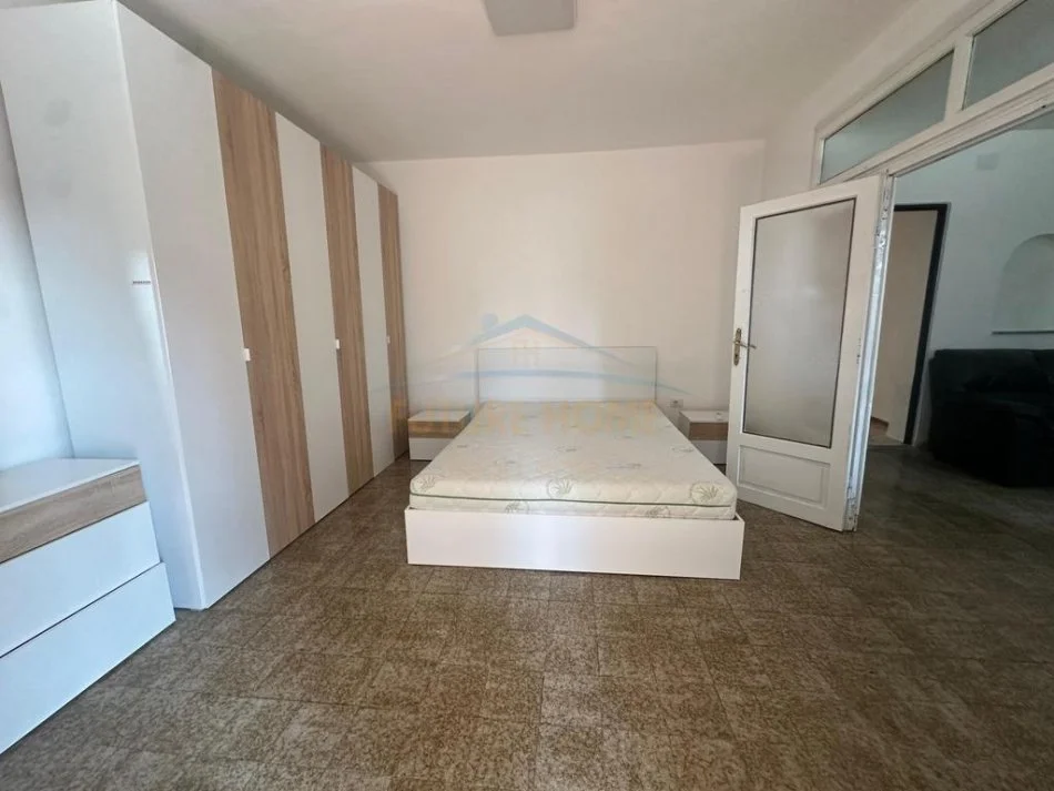 Tirane, jepet me qera apartament 2+1 Kati 2, 76 m² 400 € 