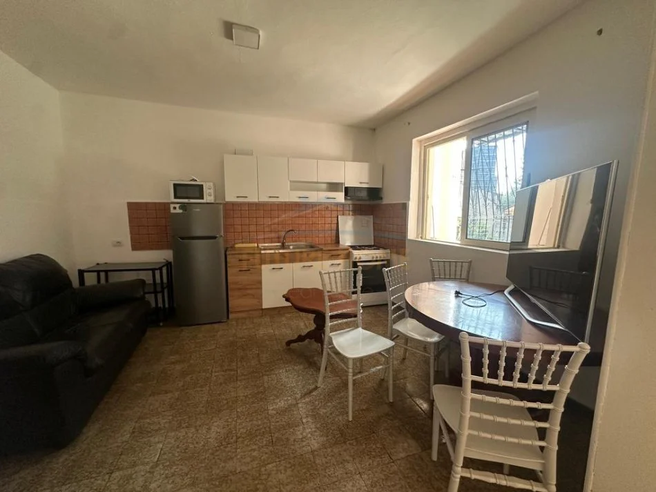 Tirane, jepet me qera apartament 2+1 Kati 2, 76 m² 400 € 