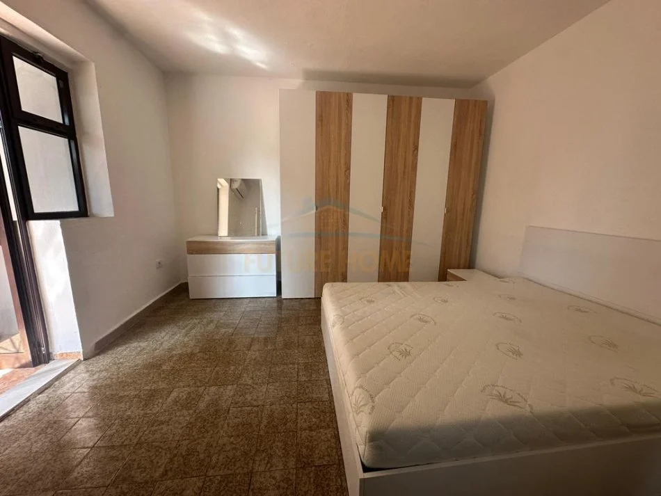 Tirane, jepet me qera apartament 2+1 Kati 2, 76 m² 400 € 