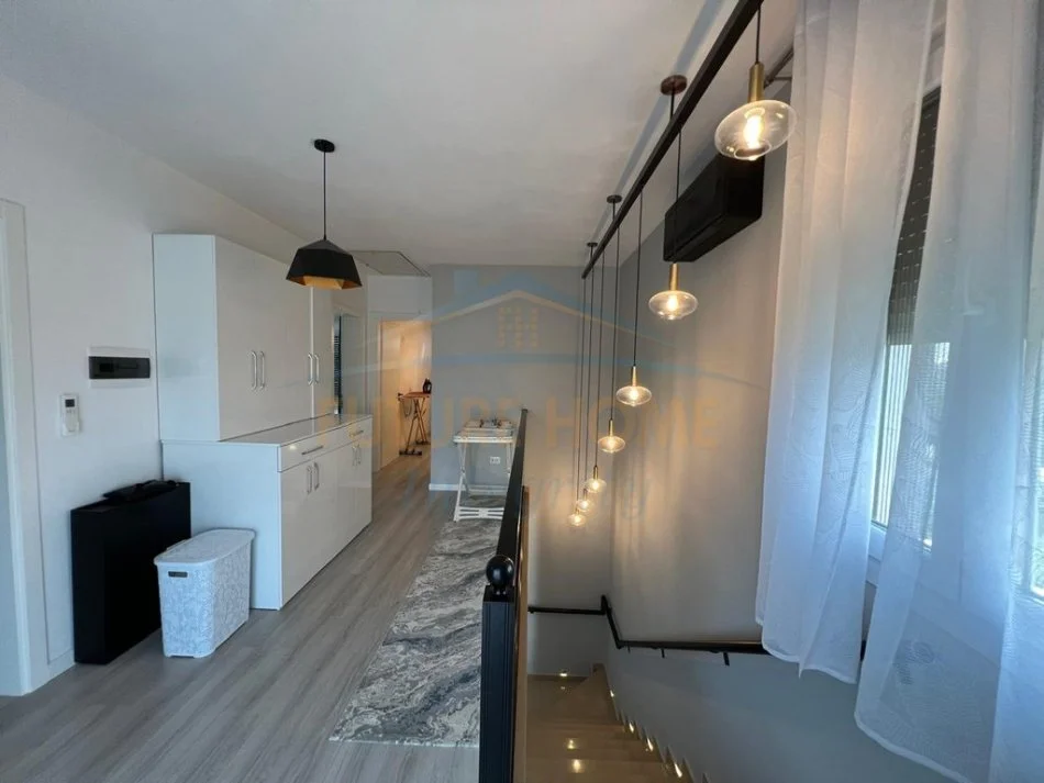 Durres, shitet shtepi 2 Katshe 257.000 €