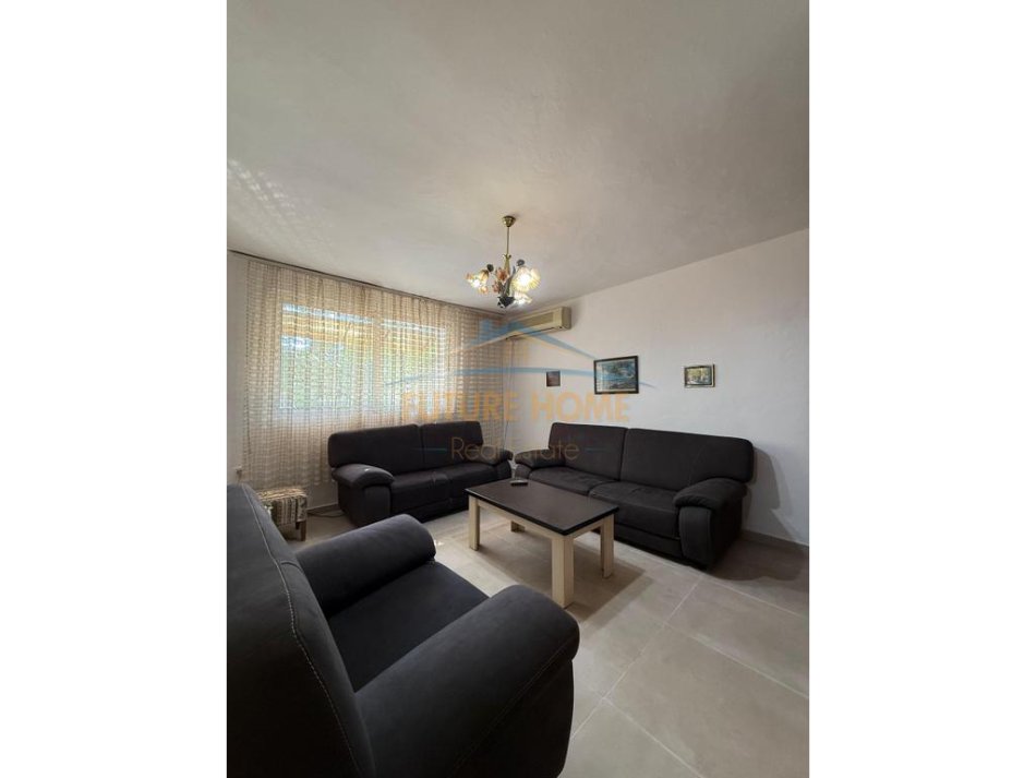 Tirane, jepet me qera apartament 3+1 Kati 4, 81 m² 600 € (21Dhjetori, pranë Mozaikut të Tiranës)