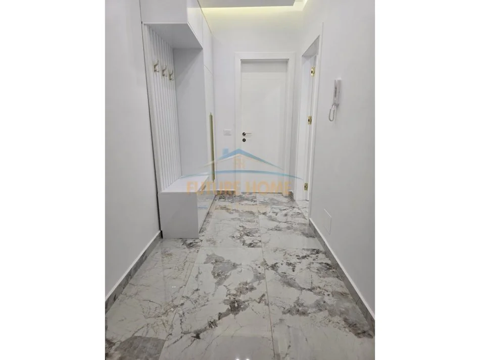 Tirane, jepet me qera apartament 1+1 Kati 5, 75 m² 500 € 