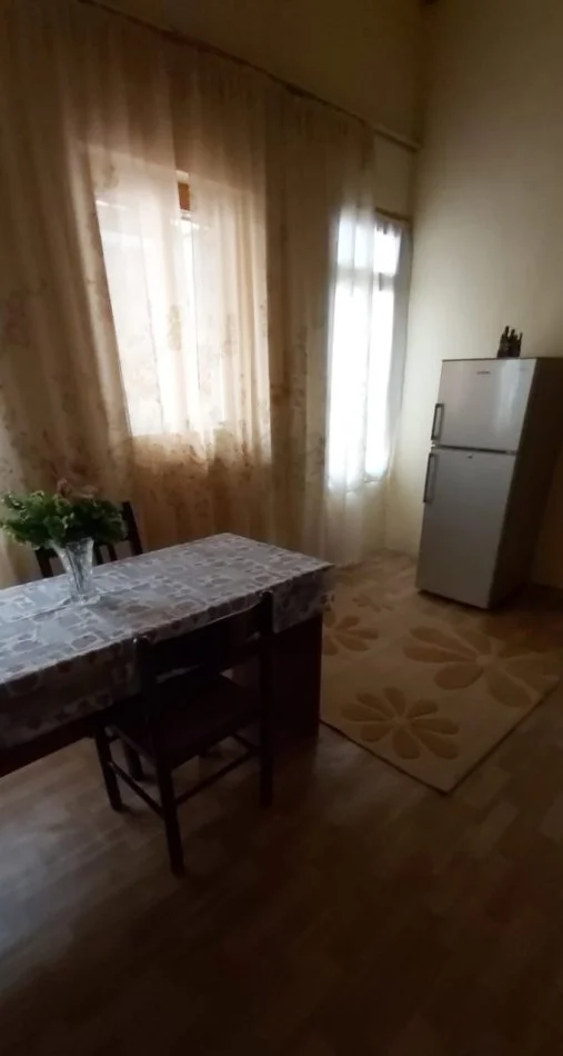Durres, jepet me qera shtepi 2+1 Kati 2, 80 m² 250 € (Qender Durres)