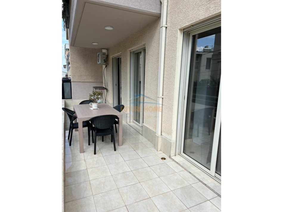 Qera apartament 1+1,Cmimi 550 €, Liqeni i Thatë, Tiranë