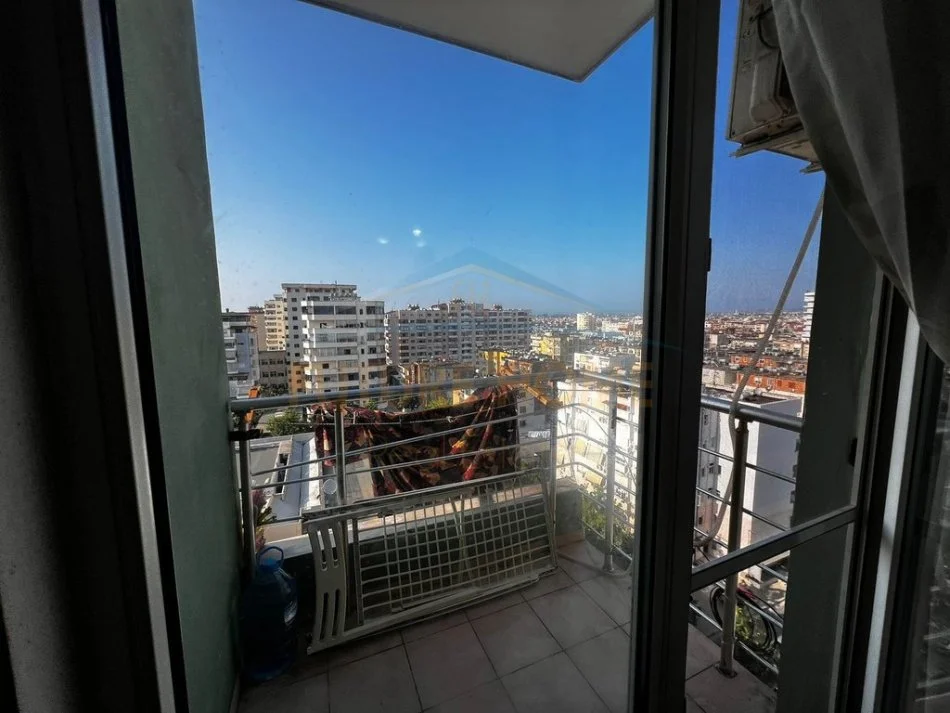 Pallati i Sportit, shitet apartament 2+1 Kati 8, 64 m² 95.000 € (Durres)