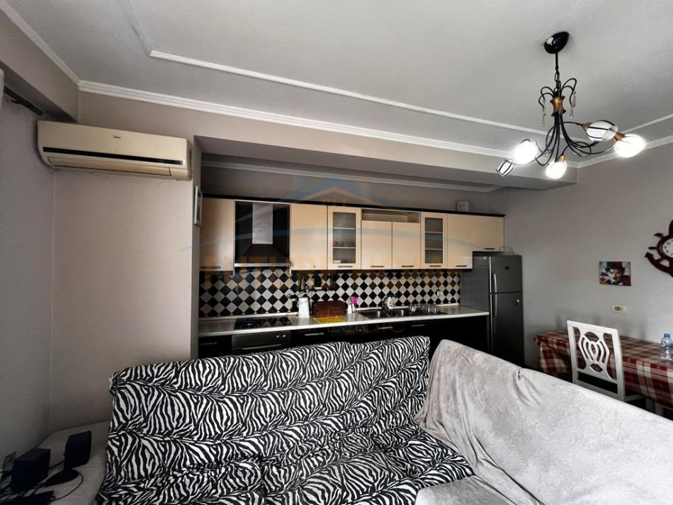 Durres, shitet apartament 2+1 Kati 8, 64 m² 95.000 € (Pallati i Sportit, Durres)