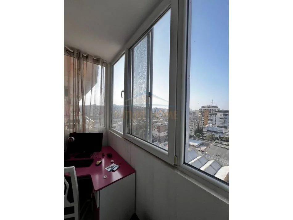 Pallati i Sportit, shitet apartament 2+1 Kati 8, 64 m² 95.000 € (Durres)