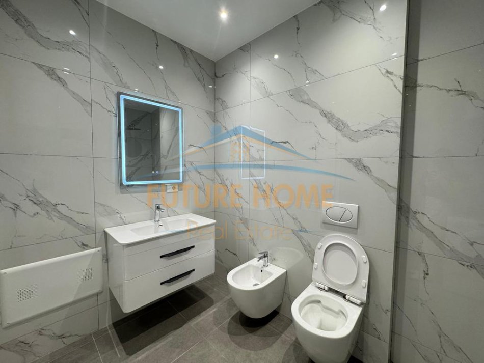 Tirane, shitet apartament 1+1 Kati 5, 70 m² 184.000 € (Rruga Fortuzi)
