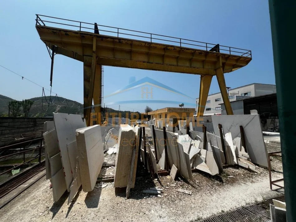 Tirane, shes truall , 2.095 m² 800.000 € (Vaqarr)