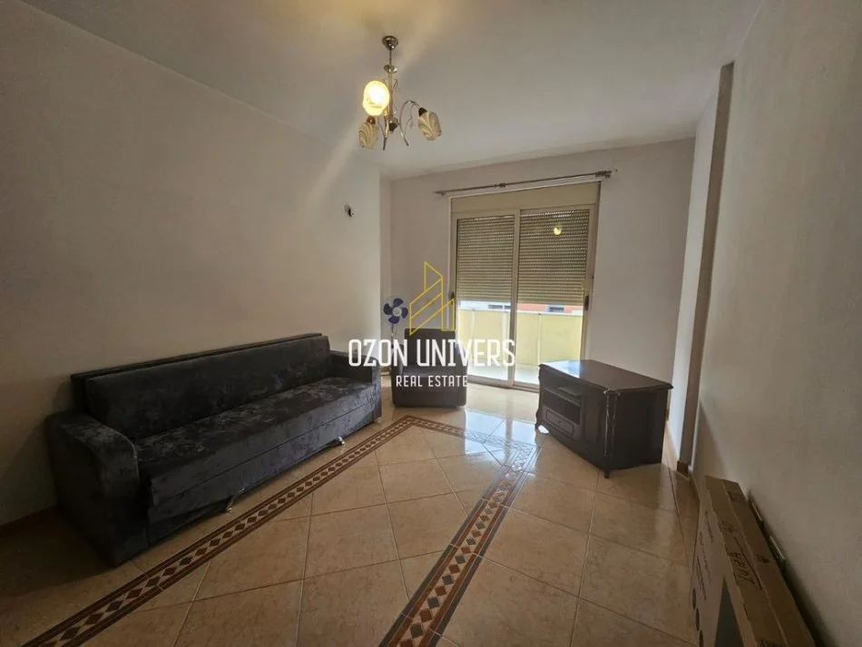 Tirane, jepet me qera apartament 2+1 Kati 7, 100 m² 500 € (yzberisht)