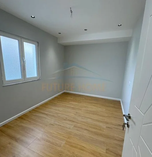 Tirane, shitet apartament 3+1 Kati 2, 137 m² 175.000 € (Rruga dalip topi)