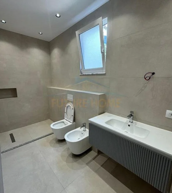 Tirane, shitet apartament 3+1 Kati 2, 137 m² 175.000 € (Rruga dalip topi)