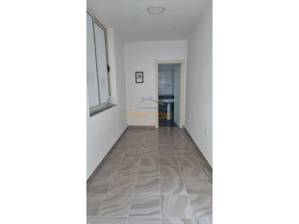 Tirane, shitet ambjent biznesi Kati 0, 16 m² 32.000 € 