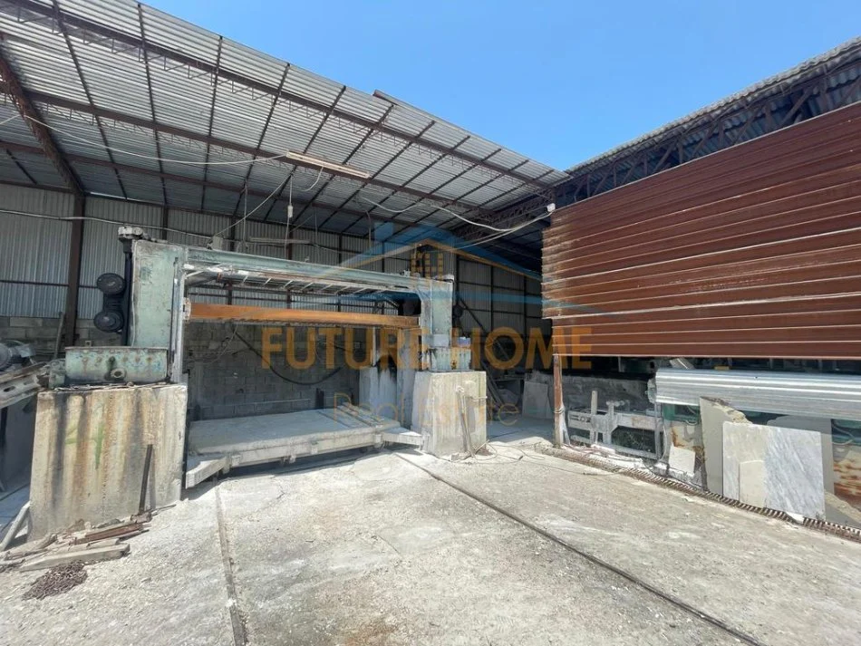 Tirane, shes truall , 2.095 m² 800.000 € (Vaqarr)