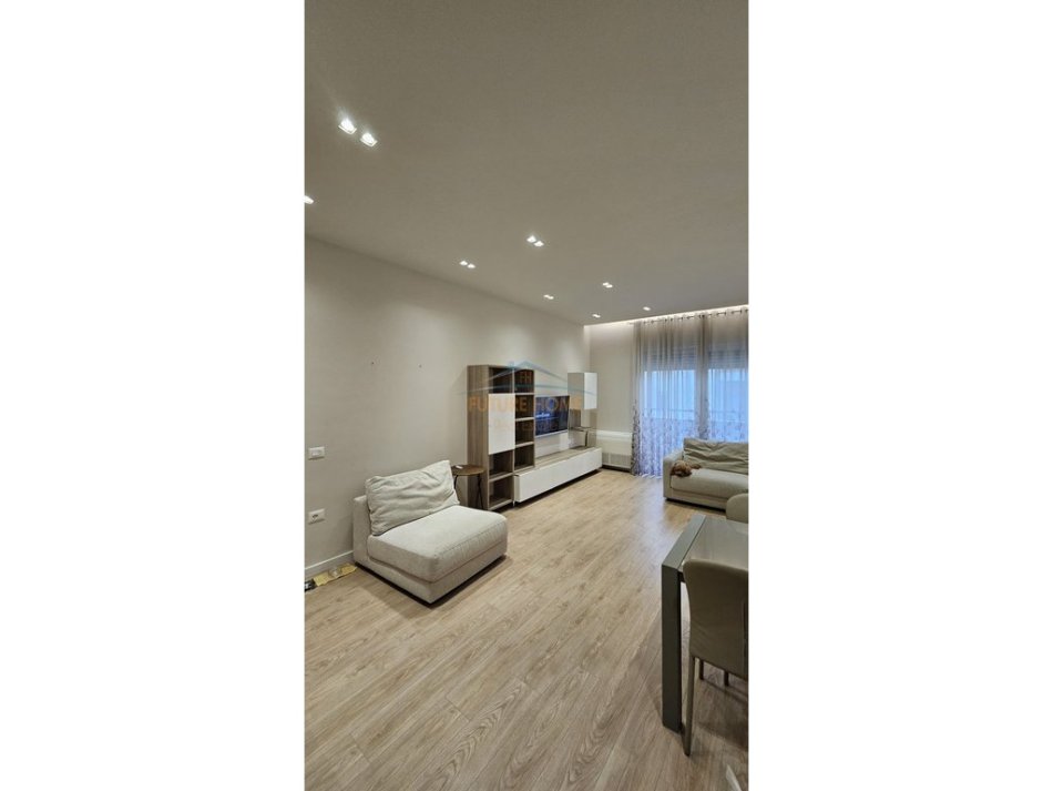 Tirane, shitet apartament 3+1 Kati 1, 117 m² 320.000 € (Liqeni i thate)