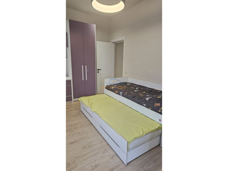 Tirane, shitet apartament 3+1 Kati 1, 117 m² 320.000 € (Liqeni i thate)