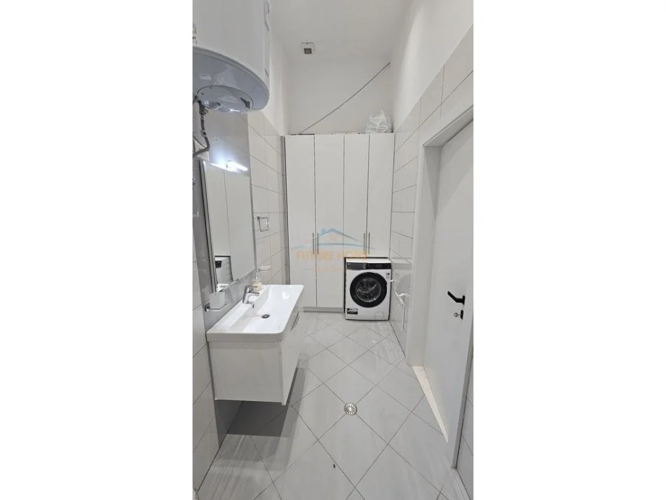 Tirane, shitet apartament 3+1 Kati 1, 117 m² 320.000 € 