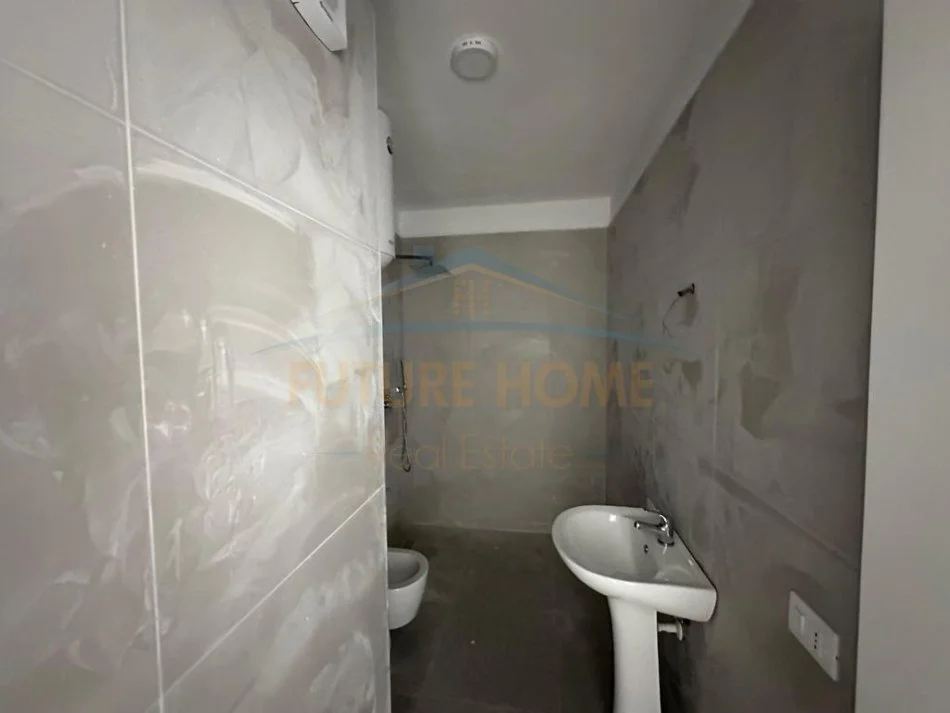 Tirane, shitet apartament 2+1 Kati 7, 105 m² 157.920 € (Unaza e Re, Tiranë, rruga Loni Ligori)