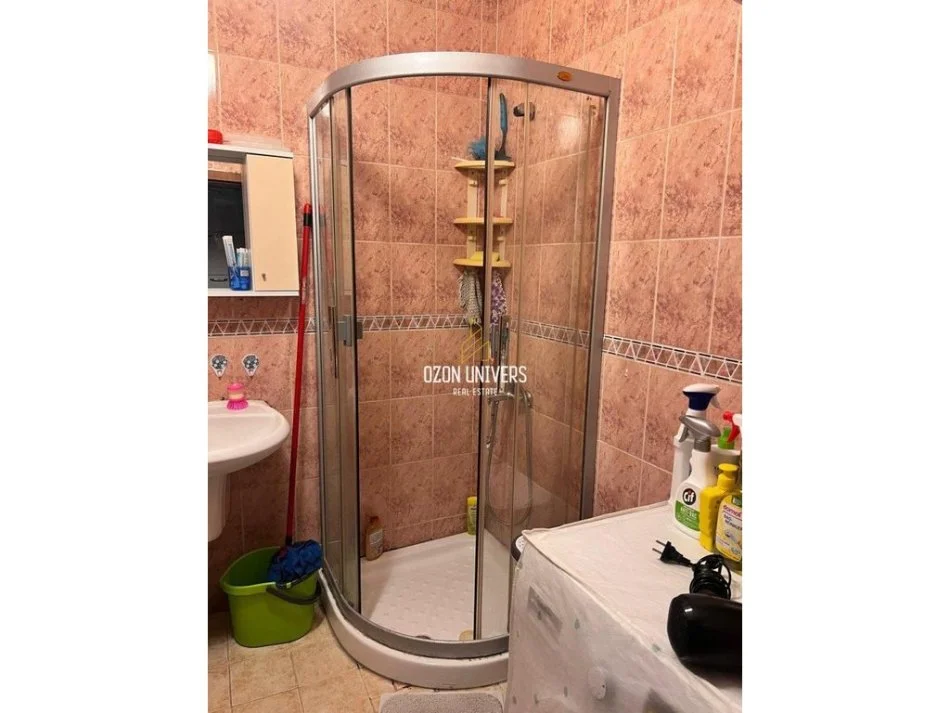 Tirane, jepet me qera apartament 2+1 Kati 8, 100 m² 650 € (komuna parisit)