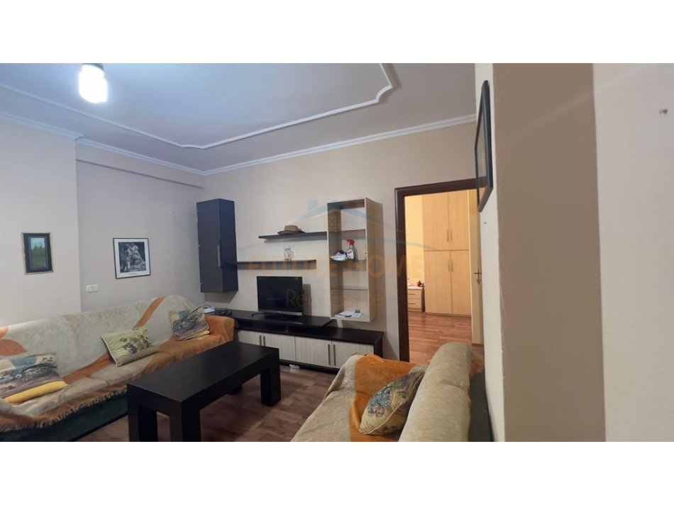 Tirane, jepet me qera apartament 2+1 Kati 2, 92 m² 600 € (Don Bosko)
