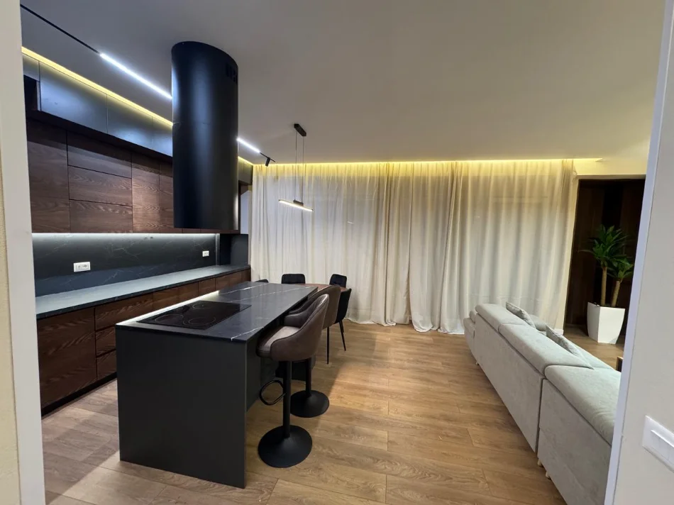 Tirane, jepet me qera apartament 2+1 Kati 3, 120 m² 1.100 € (Kopshti Botanik)