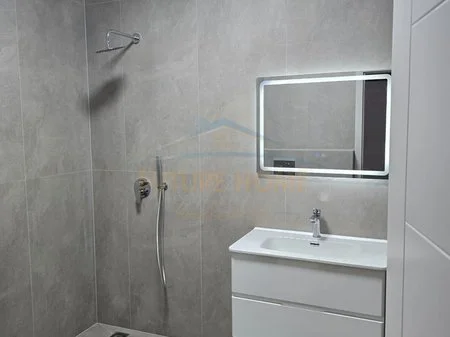 Tirane, jepet me qera apartament 2+1 Kati 3, 93 m² 700 € 