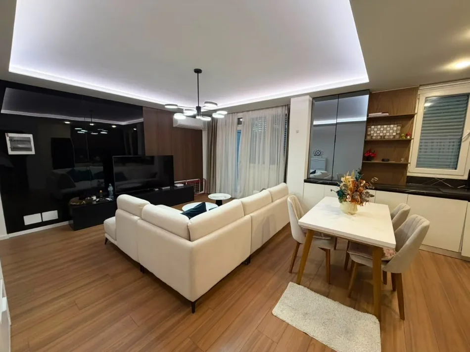 Tirane, jepet me qera apartament 2+1 Kati 2, 95 m² 800 € (LIQENI THATE)