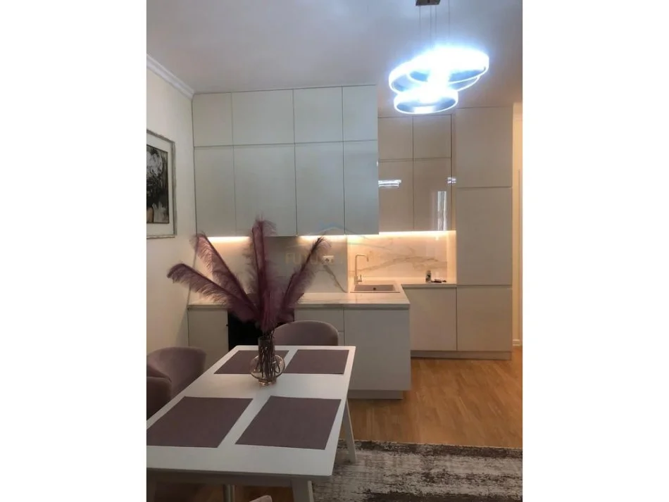 Tirane, jap me qera apartament 2+1 Kati 5, 79 m² 1.200 € (Rruga e Kosovarve)
