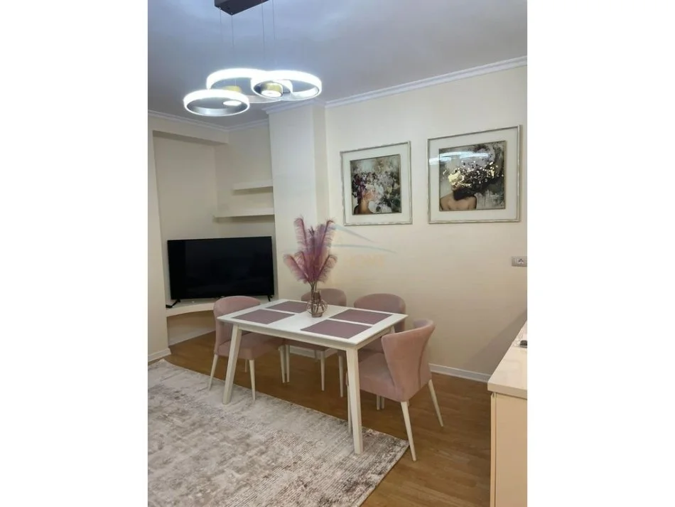 Tirane, jap me qera apartament 2+1 Kati 5, 79 m² 1.200 € (Rruga e Kosovarve)