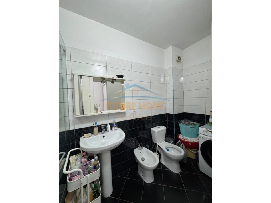 Tirane, shitet apartament 2+1 Kati 4, 92 m² 693.426.419 € (Don Bosko)