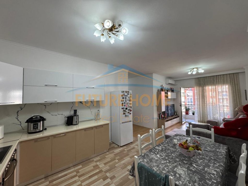 Tirane, shitet apartament 2+1 Kati 4, 92 m² 193.000 € (Don Bosko, Tiranë)