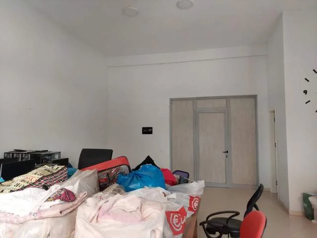 Tirane, shitet ambjent biznesi Kati 1, 56 m²  (Tom Plezha)