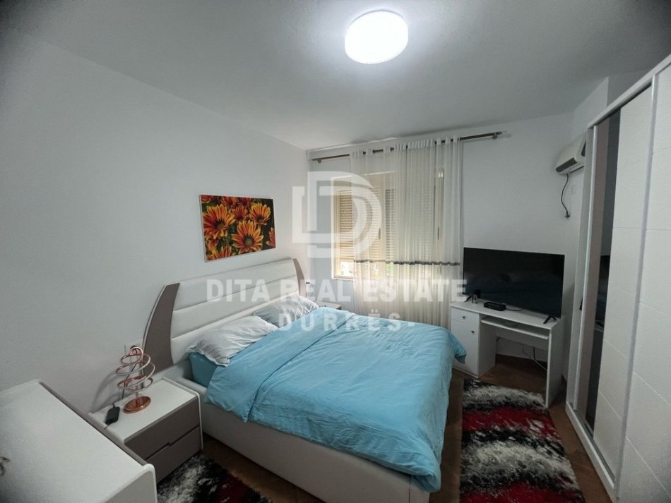 Durres, shitet apartament 2+1+Ballkon Kati 3, 175.000 € (PAVARESIA)