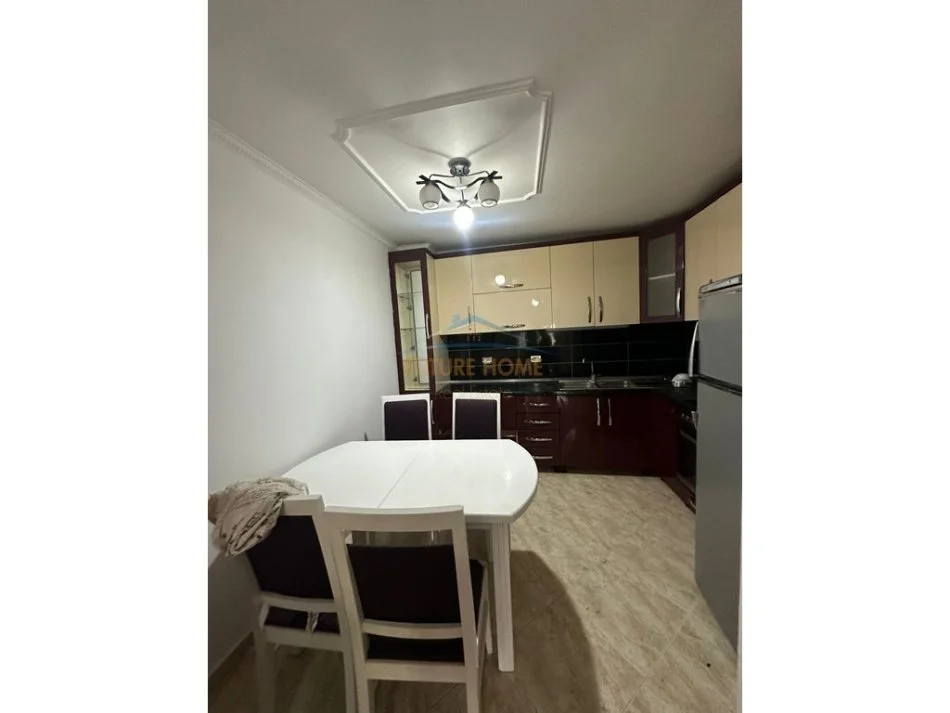 Tirane, jepet me qera apartament 2+1 Kati 1, 103 m² 450 € 